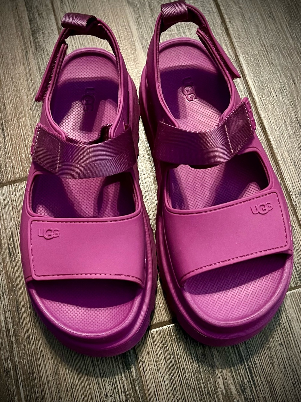 Ugg Goldenglow Sandals Purple Pink-ish Size 8 Adjustable